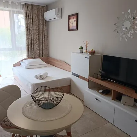 Apartman Megi Apartments, Sity